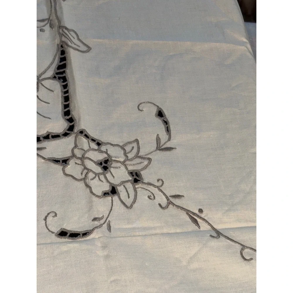Vintage Cream Embroidered Cutwork Square Tablecloth 47in 6 Matching Napkins Set